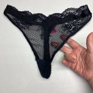 NWT LS BLK Lace Thong, L